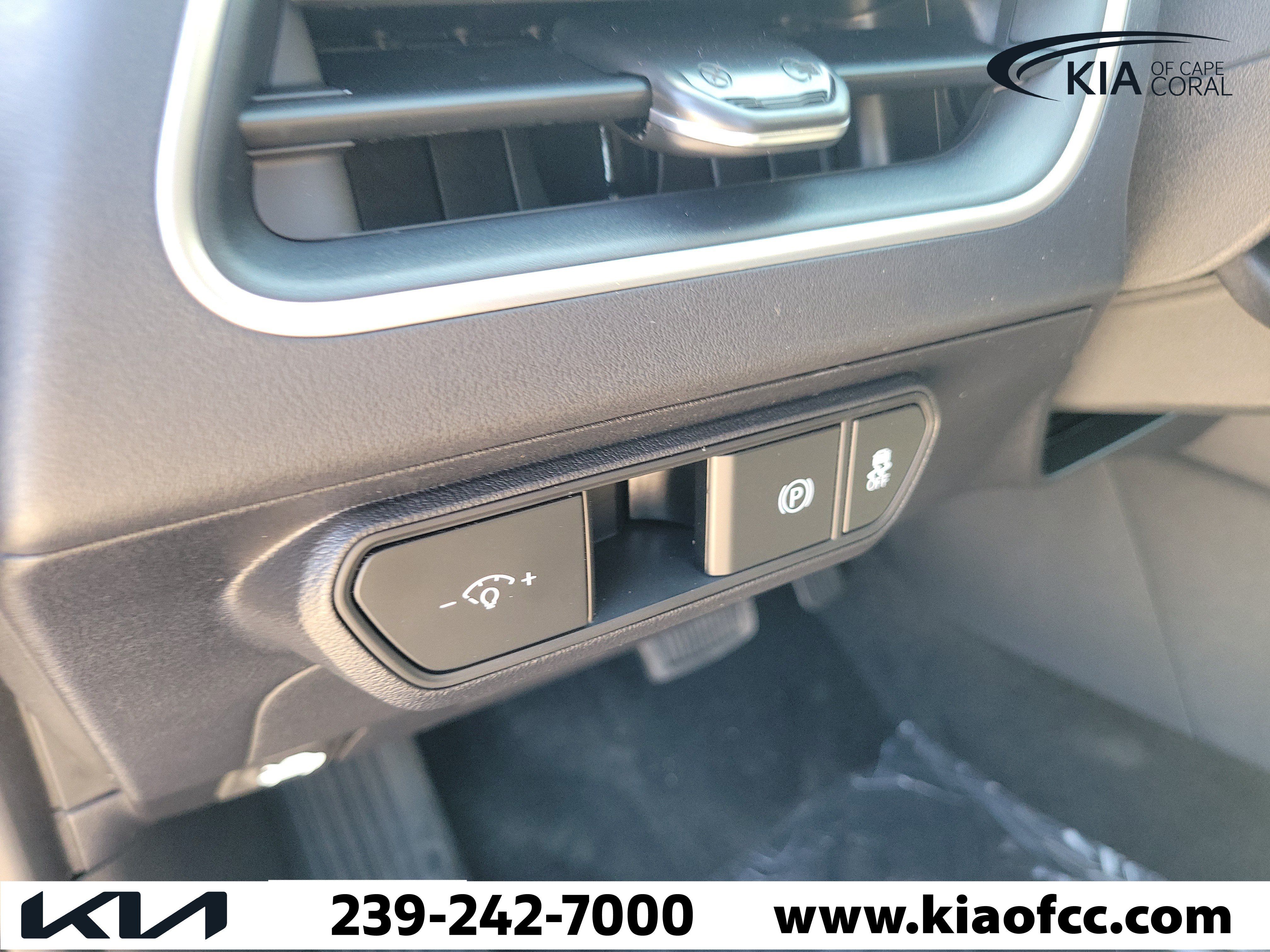 New 2026 Kia K4 FWD image 26