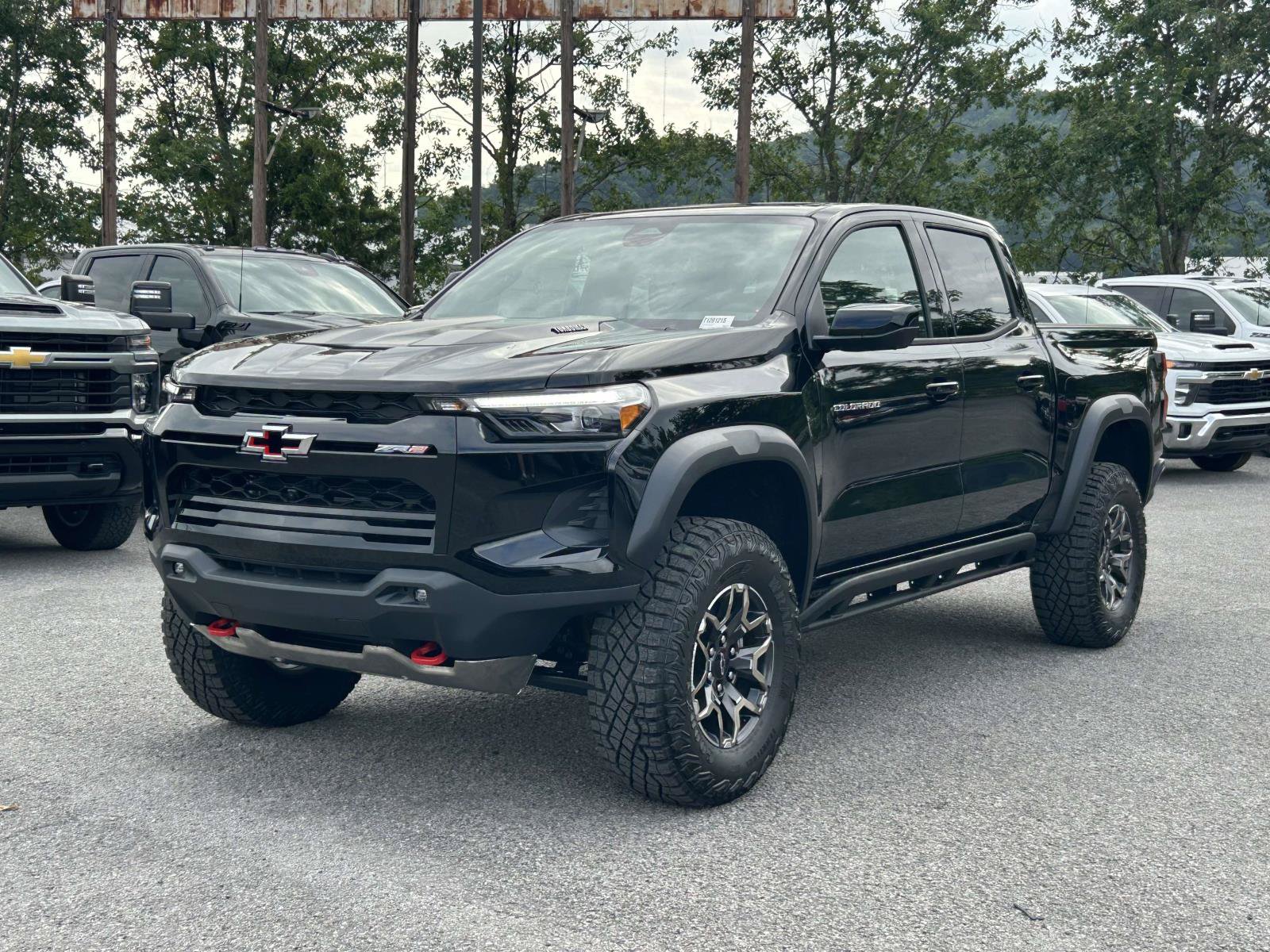 New 2026 Chevrolet Colorado ZR2 w/ Technology Package AWD/4WD image 3