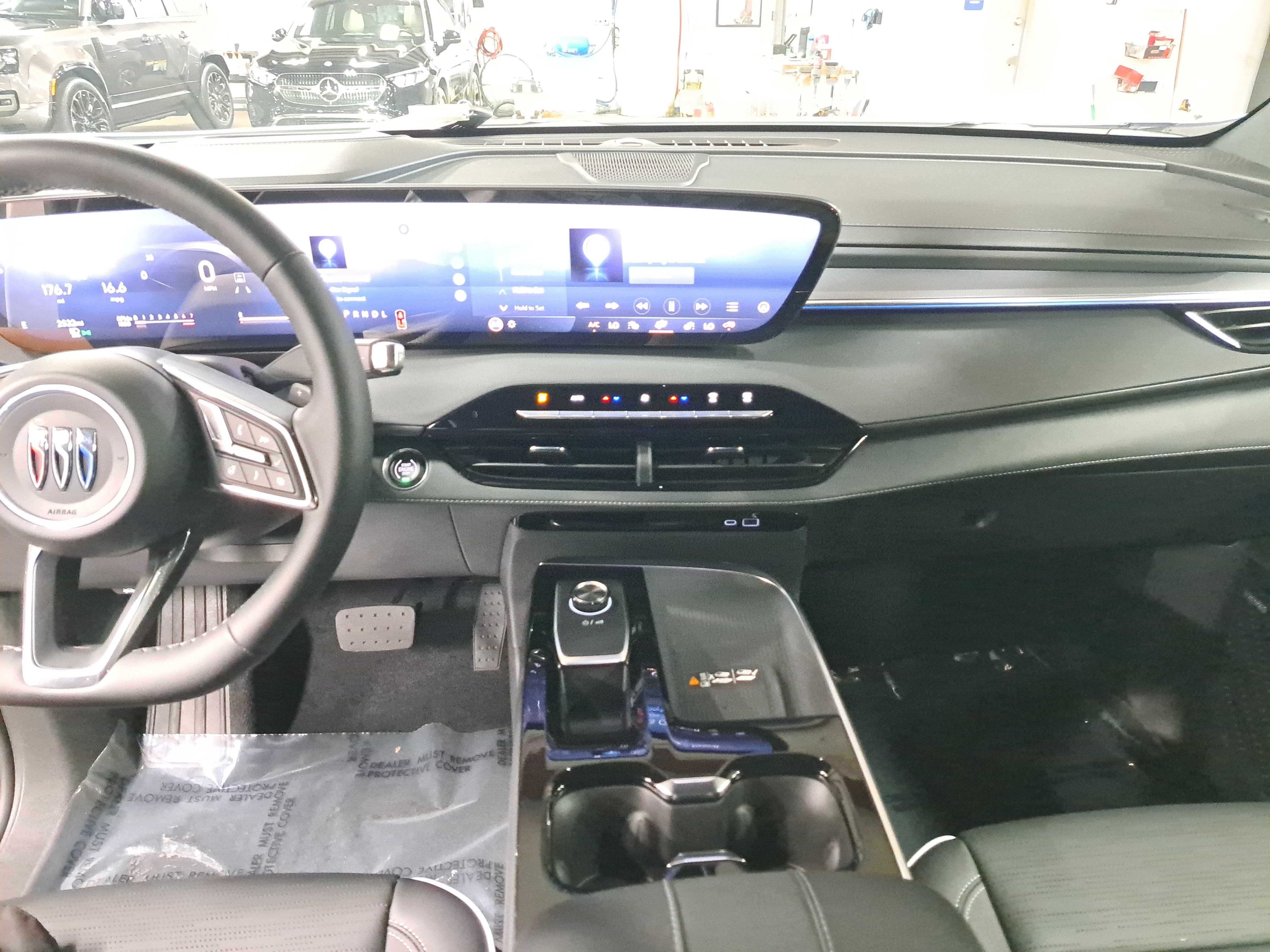 Used 2026 Buick Enclave Sport Touring w/ Power Package FWD image 21