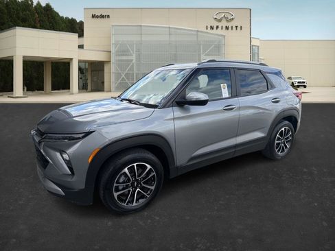 Used 2024 Chevrolet TrailBlazer LT w/ Convenience Package image 1