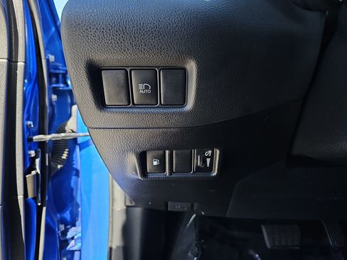 Used 2021 Toyota C-HR Limited image 26