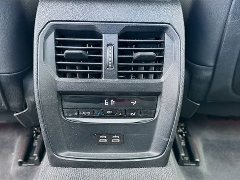 Used 2021 BMW 330i xDrive Sedan AWD/4WD image 17