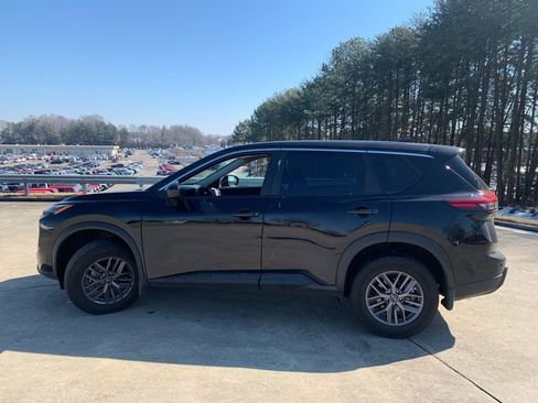 Used 2024 Nissan Rogue S image 9