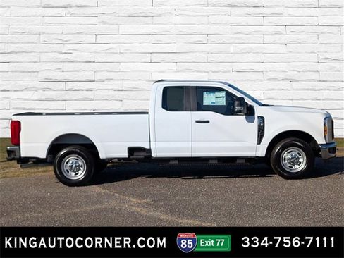 New 2026 Ford F250 XL w/ XL Chrome Package image 4