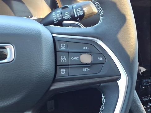 New 2025 Jeep Grand Cherokee Limited image 21