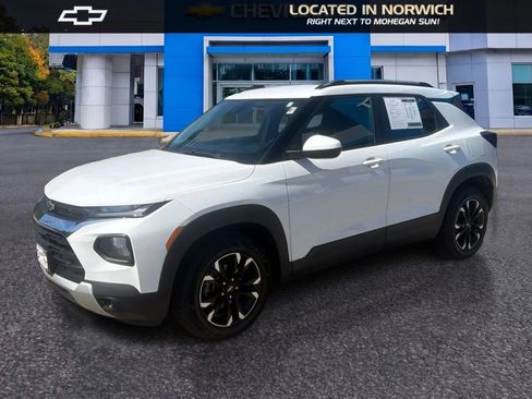 Certified 2023 Chevrolet TrailBlazer LT w/ Convenience Package FWD image 1