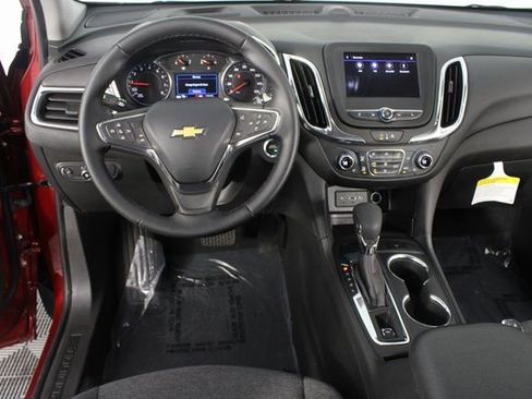 Used 2024 Chevrolet Equinox LT image 10
