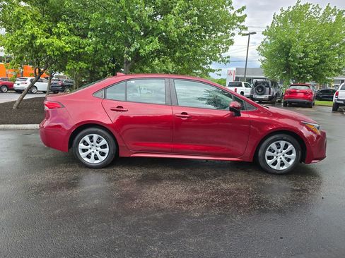Used 2022 Toyota Corolla LE w/ Carpet Mat Package (TMS) FWD image 7