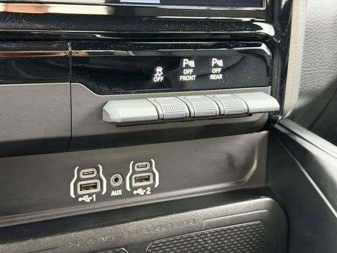 Used 2025 RAM 1500 Laramie w/ Sport Appearance Package AWD/4WD image 29