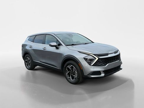 Used 2025 Kia Sportage LX FWD image 2
