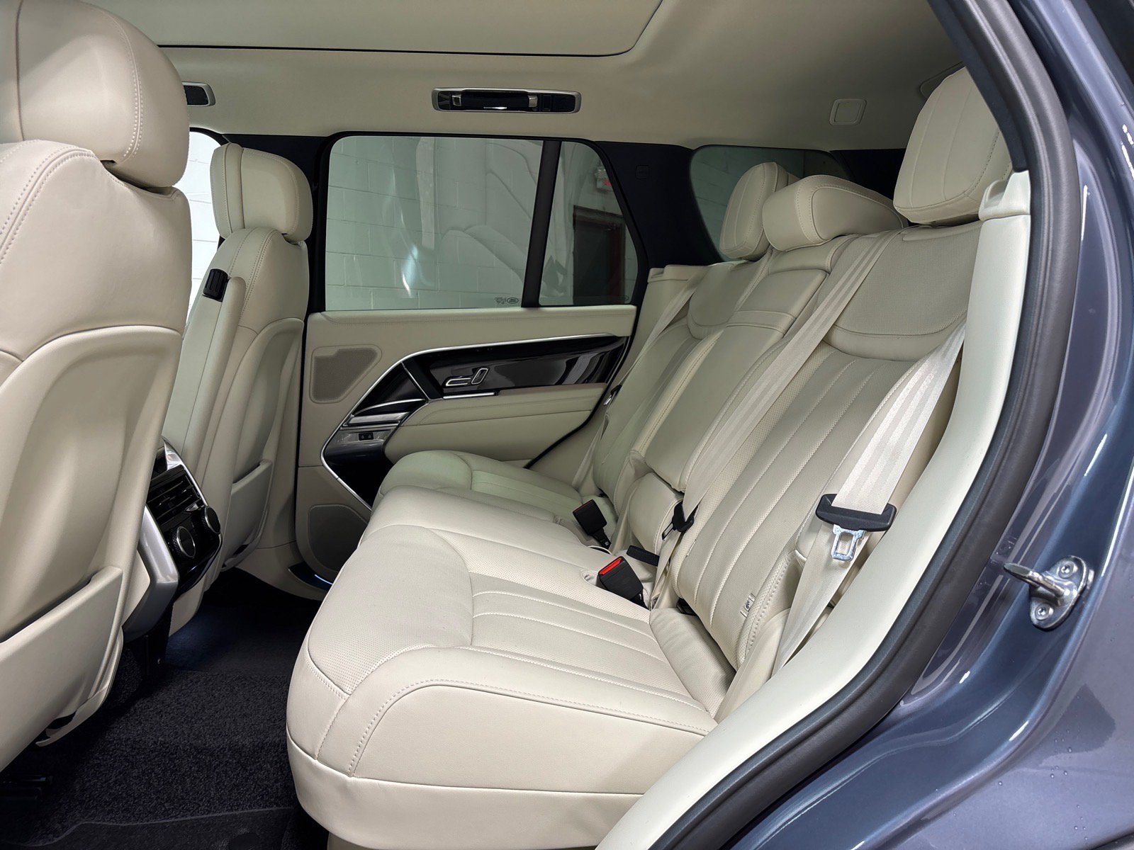 New 2026 Land Rover Range Rover SE AWD/4WD image 29