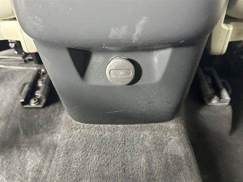 Used 2021 Volvo XC90 T6 Momentum w/ Protection Package Premier image 28