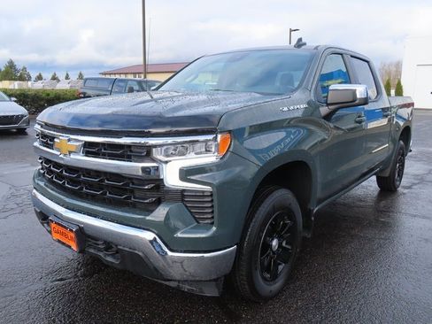 Used 2025 Chevrolet Silverado 1500 LT image 3
