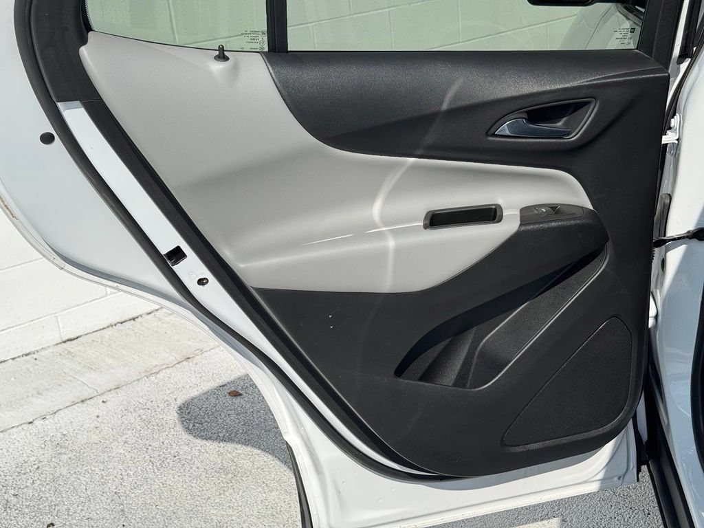 Used 2023 Chevrolet Equinox LS w/ LS Convenience Package FWD image 17