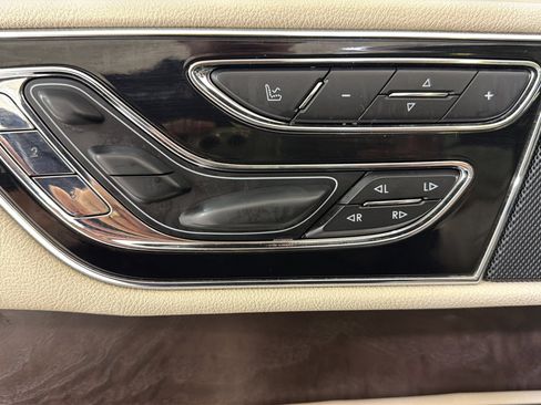 Used 2019 Lincoln Navigator Select w/ Cargo Package AWD/4WD image 21