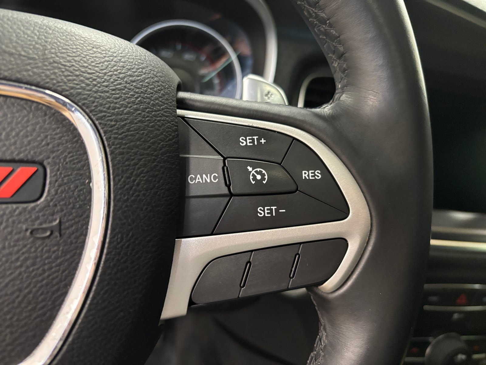 Used 2015 Dodge Charger SXT RWD image 35
