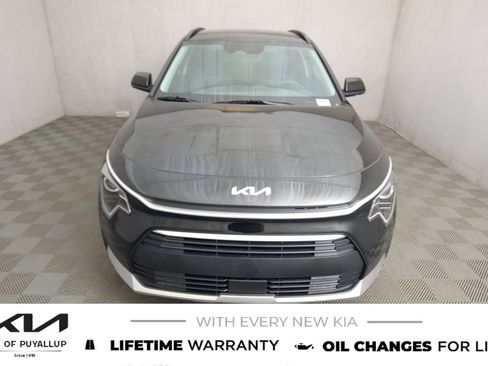 New 2025 Kia Niro EX image 2