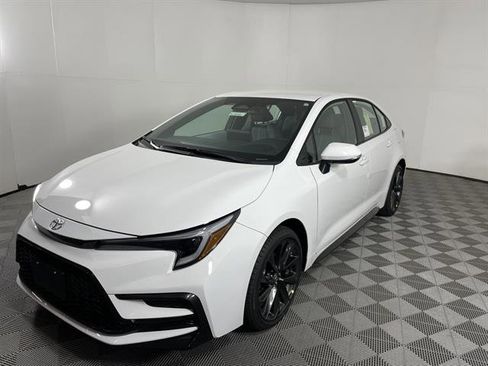 New 2026 Toyota Corolla SE image 3