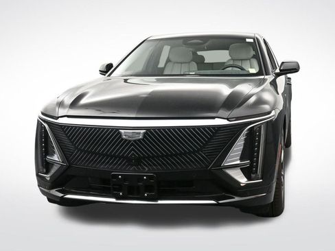 Used 2025 Cadillac Lyriq Luxury AWD/4WD image 8