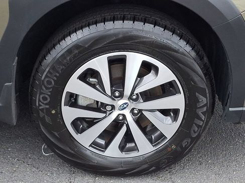 Certified 2025 Subaru Outback Premium AWD/4WD image 8