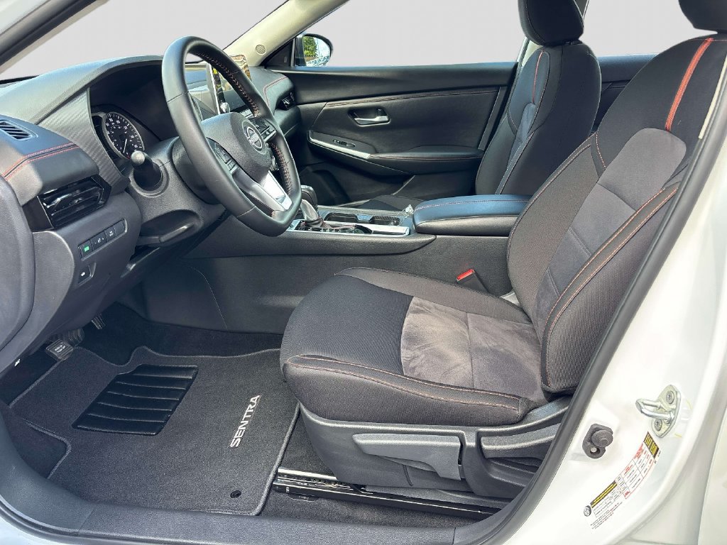 Used 2025 Nissan Sentra SR w/ Trunk Package FWD image 11