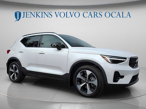 New 2026 Volvo XC40 B5 Plus w/ Protection Package Premier AWD/4WD image 2