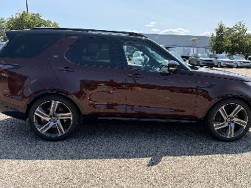 Used 2026 Land Rover Discovery Limited Edition AWD/4WD image 7