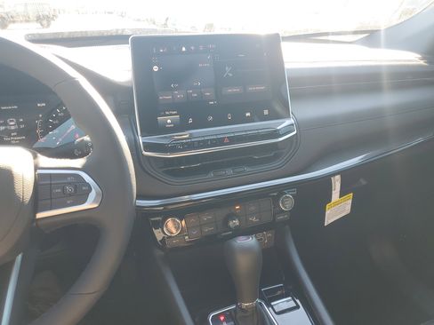 New 2026 Jeep Compass Latitude image 17