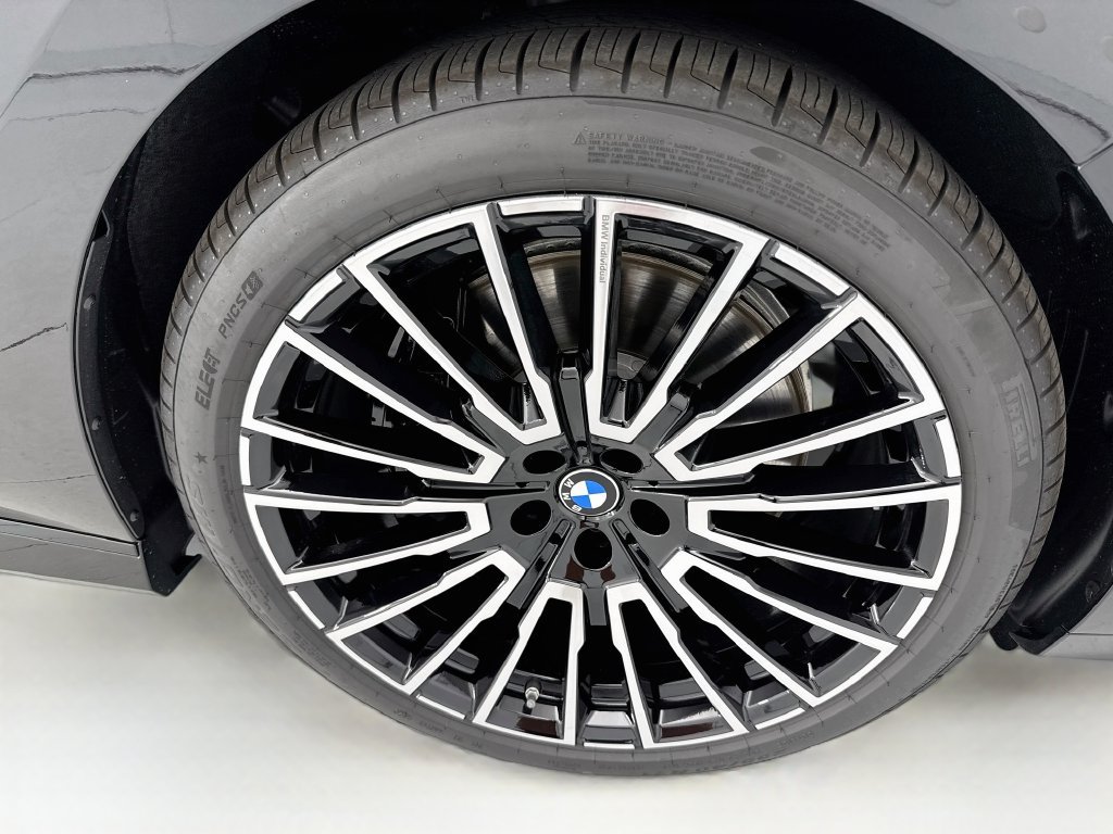 New 2027 BMW 740i w/ Premier Package RWD image 31