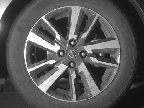 Used 2025 Nissan Versa SV image 13