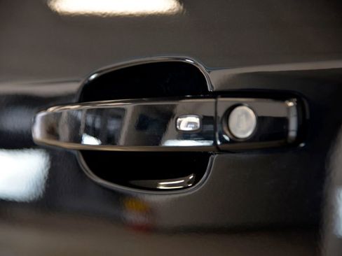 Used 2022 Chevrolet Trax LT w/ LT Convenience Package image 13