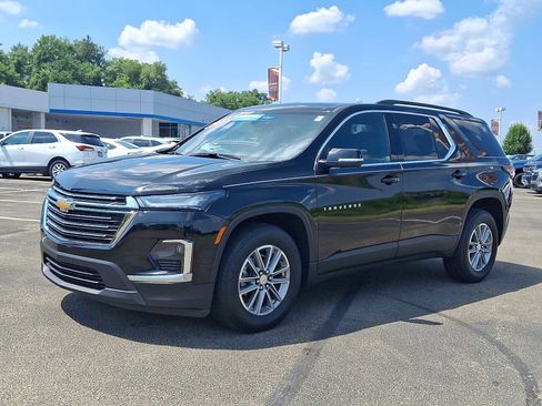 Used 2023 Chevrolet Traverse LT w/ LPO, Floor Liner Package image 3