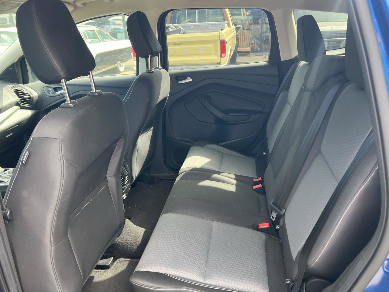Used 2018 Ford Escape SE FWD image 9