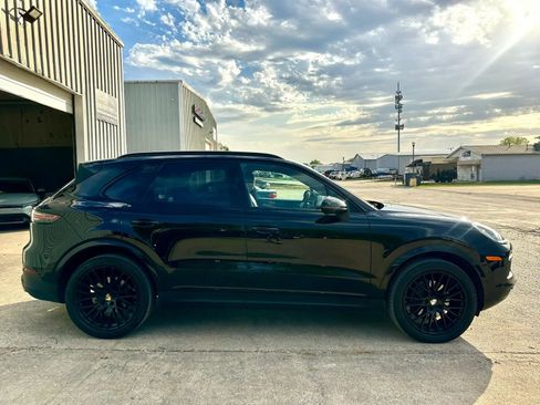 Used 2019 Porsche Cayenne AWD/4WD image 9