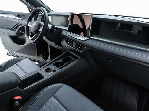 New 2026 Volkswagen Tiguan SE R-Line image 72