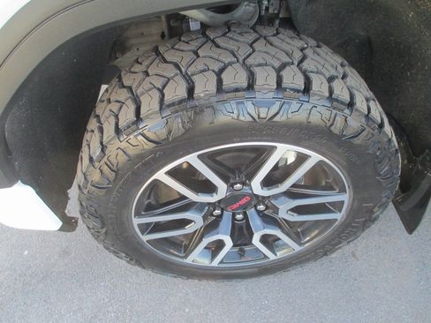 Certified 2021 GMC Sierra 1500 AT4 w/ AT4 Value Package image 14