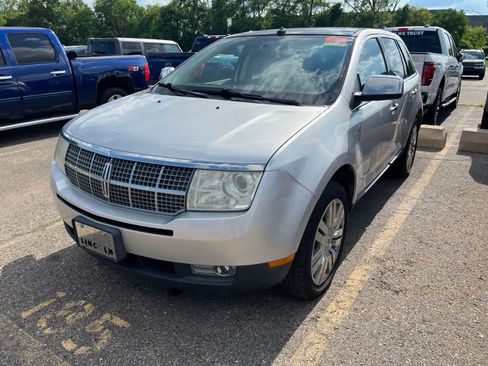 Used 2009 Lincoln MKX AWD image 3