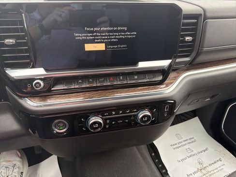 Used 2024 GMC Sierra 1500 SLE image 14