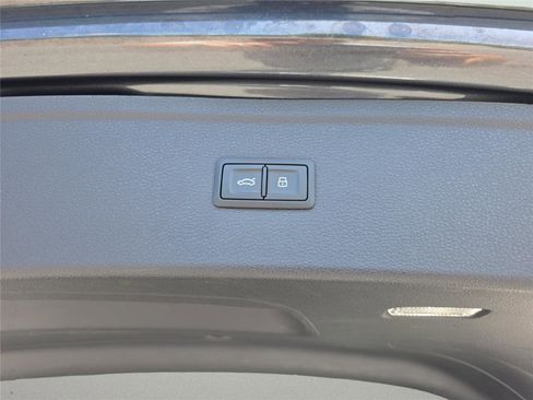 Used 2018 Audi SQ5 Premium Plus image 34