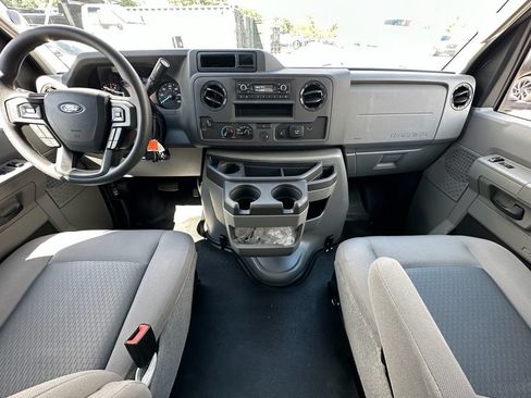 New 2027 Ford E-350 and Econoline 350 Super Duty w/ Interior Upgrade Package RWD image 20