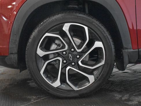 Used 2025 Chevrolet Trax RS image 9