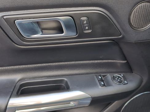 Used 2022 Ford Mustang Premium image 14