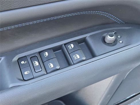 New 2026 Jeep Compass Latitude image 22