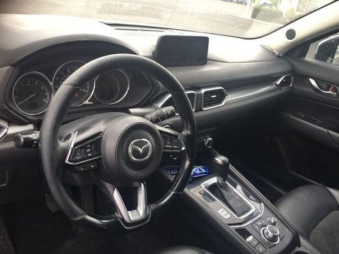 Used 2017 MAZDA CX-5 Touring w/ Preferred Equipment Package image 4