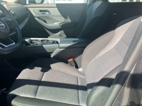 Used 2023 Nissan Rogue SV AWD/4WD image 9