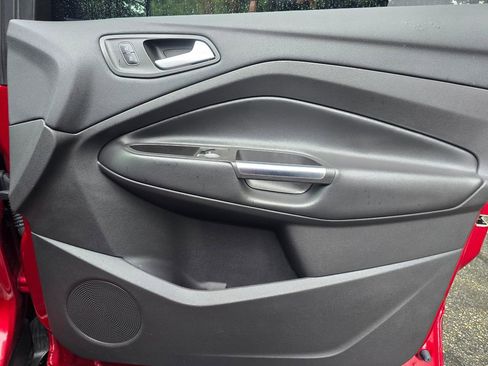 Used 2018 Ford Escape SE w/ SE Sport Appearance Package image 20