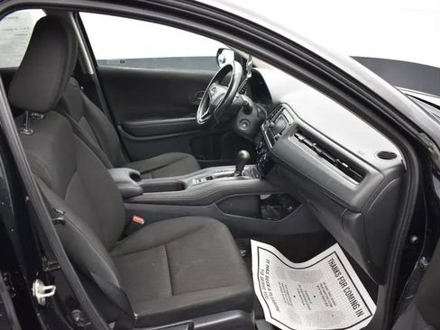 Used 2017 Honda HR-V LX image 16