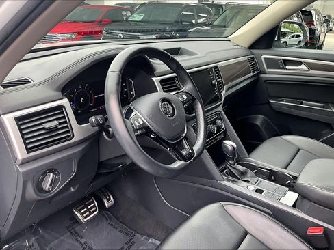 Used 2019 Volkswagen Atlas SEL R-Line image 18