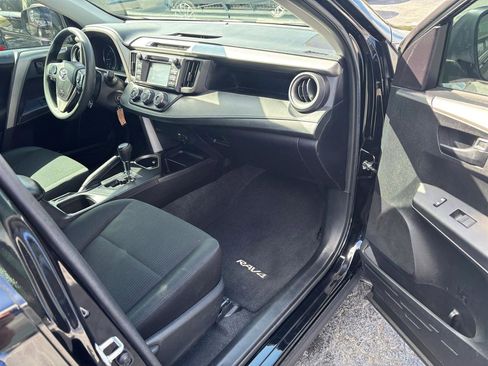 Used 2017 Toyota RAV4 LE image 10