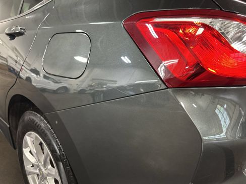 Used 2019 Chevrolet Equinox LT FWD image 45